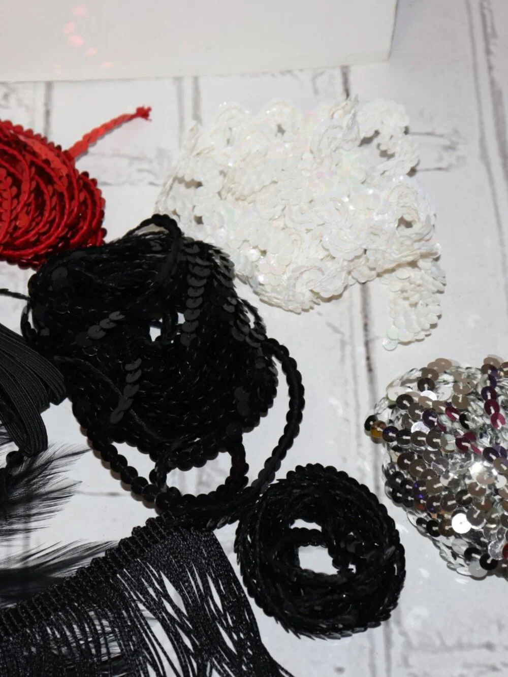✨ Vintage Sew‑On Costume Trims Bundle · Feathers, Sequins & Elastic